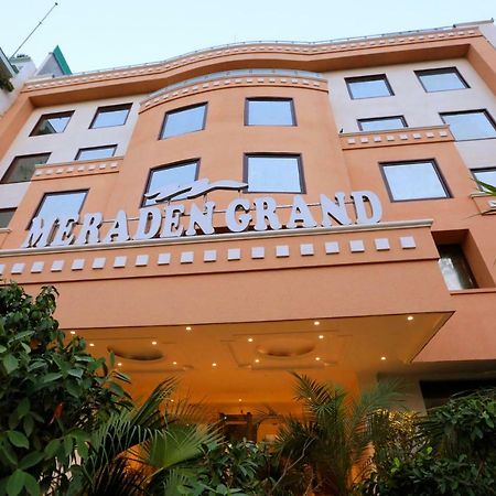 Hotel Meraden Grand Bénarès Extérieur photo