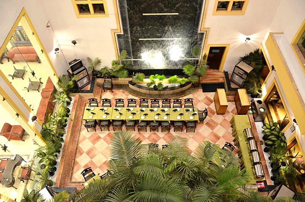 Hotel Meraden Grand Bénarès Extérieur photo