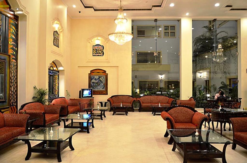 Hotel Meraden Grand Bénarès Extérieur photo