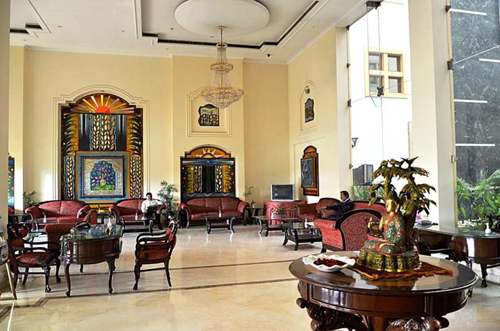 Hotel Meraden Grand Bénarès Extérieur photo