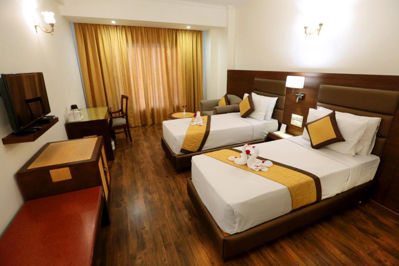 Hotel Meraden Grand Bénarès Extérieur photo