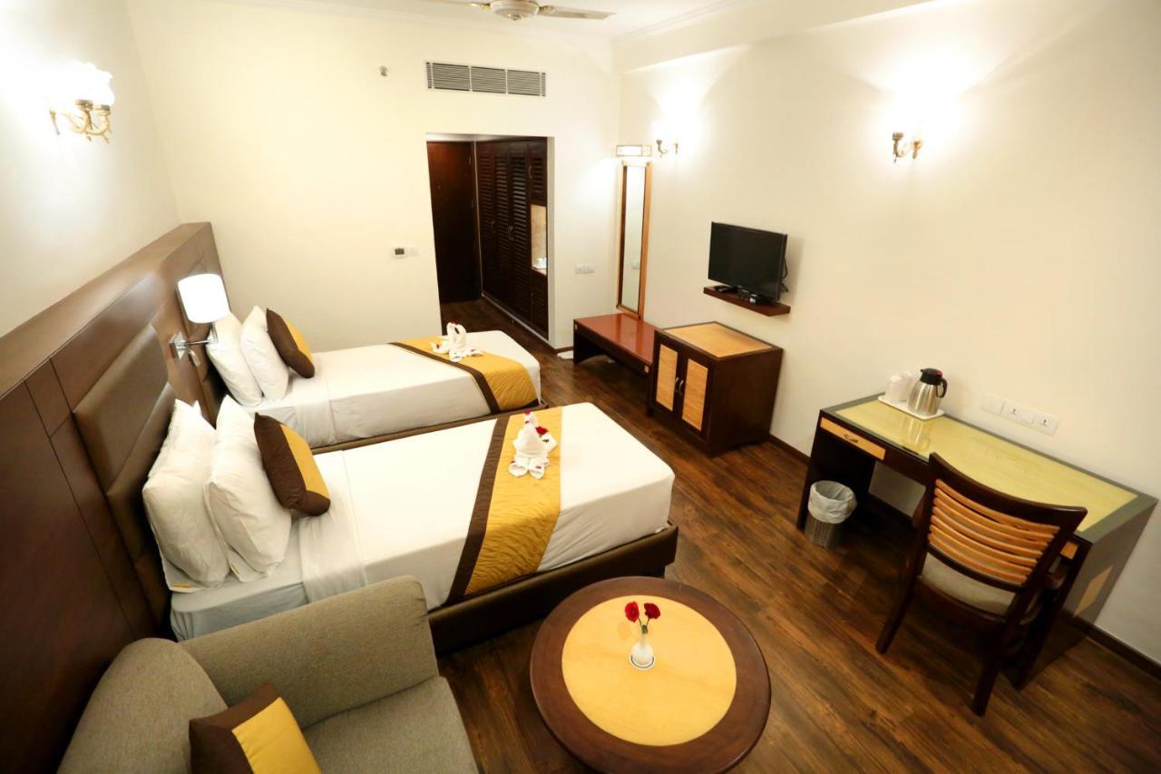Hotel Meraden Grand Bénarès Extérieur photo