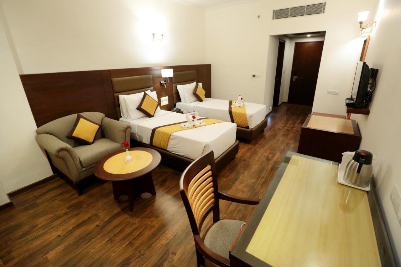 Hotel Meraden Grand Bénarès Extérieur photo