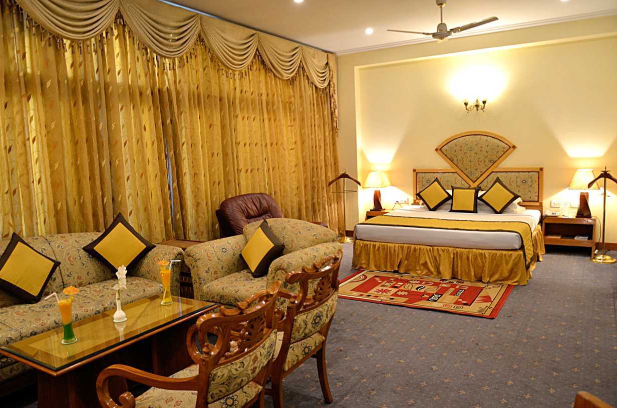 Hotel Meraden Grand Bénarès Extérieur photo