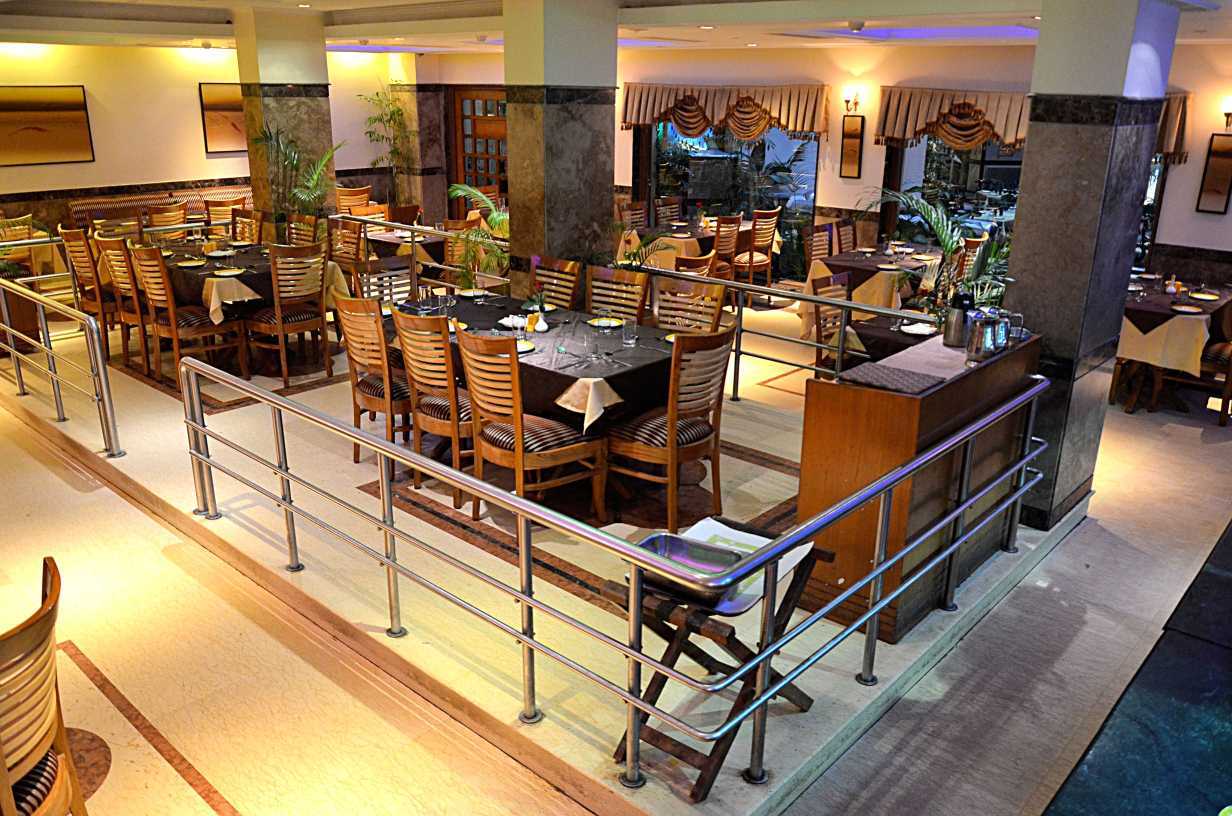 Hotel Meraden Grand Bénarès Extérieur photo