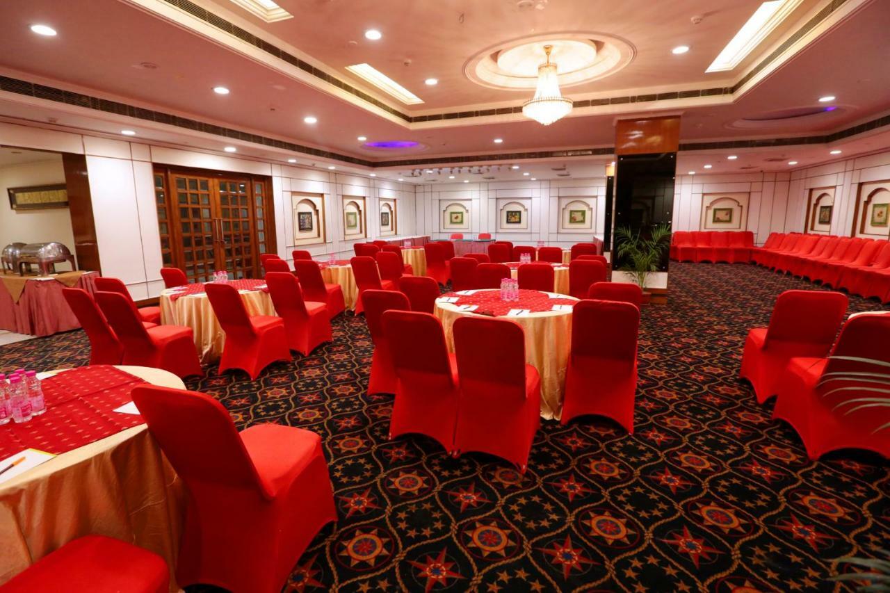 Hotel Meraden Grand Bénarès Extérieur photo